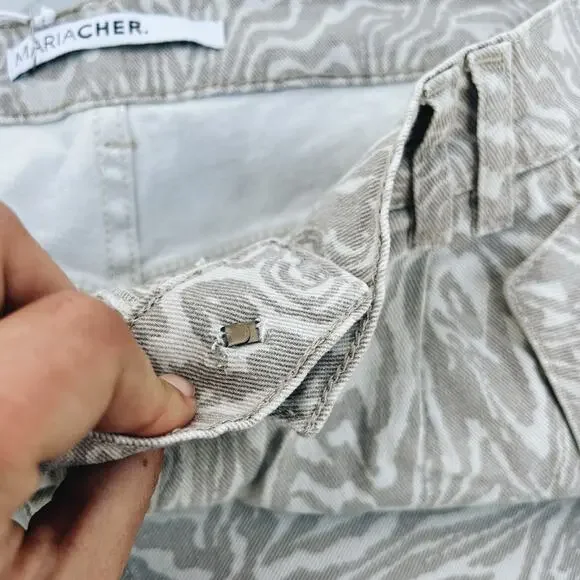 High-Rise Relaxed Cargo Pants — Beige Woodgrain - Picture 13 of 15